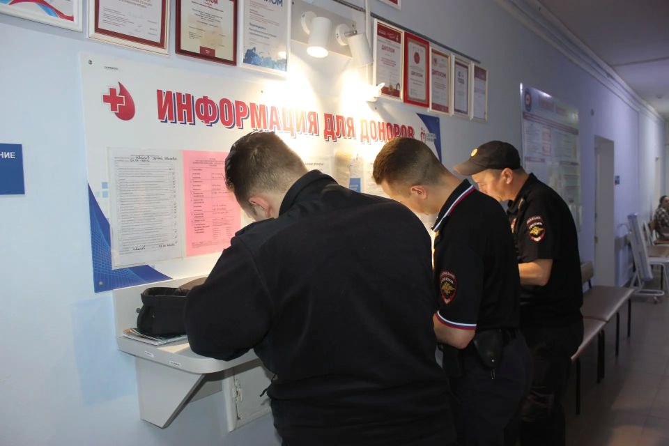 Сотрудники правоохранительных органов Марий Эл внесли свой вклад в пополнение запасов донорской крови в республике Сотрудники правоохранительных органов Марий Эл внесли свой вклад в пополнение запасов донорской крови в республике