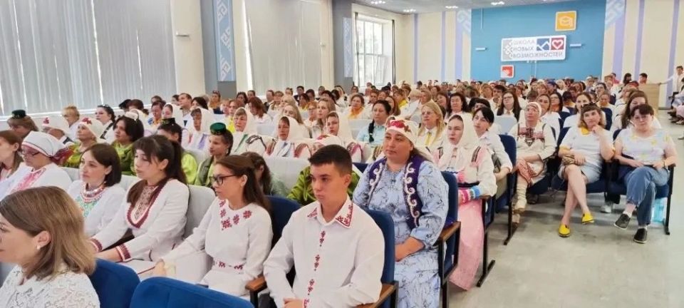В Марий Эл прошел III Республиканский форум-фестиваль советников директоров по воспитанию «Многонациональная Марий Эл» В Марий Эл прошел III Республиканский форум-фестиваль советников директоров по воспитанию «Многонациональная Марий Эл»