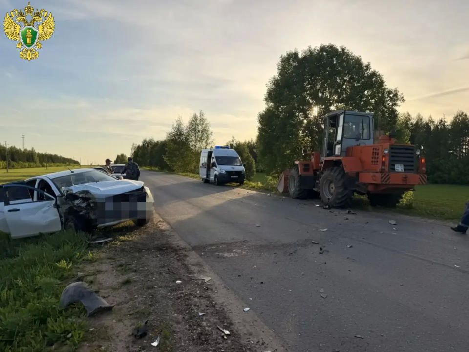 По оперативным данным, 21.05.2026 около 18 часов 27 минут на 3 километре автомобильной дороги «Мари-Турек - Мари-Билямор» 75-летний водитель легкового автомобиля Lada Vesta совершил наезд на стоящий на краю проезжей части...