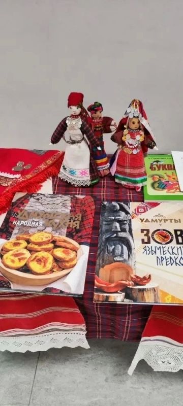 В Марий Эл прошел III Республиканский форум-фестиваль советников директоров по воспитанию «Многонациональная Марий Эл» В Марий Эл прошел III Республиканский форум-фестиваль советников директоров по воспитанию «Многонациональная Марий Эл»