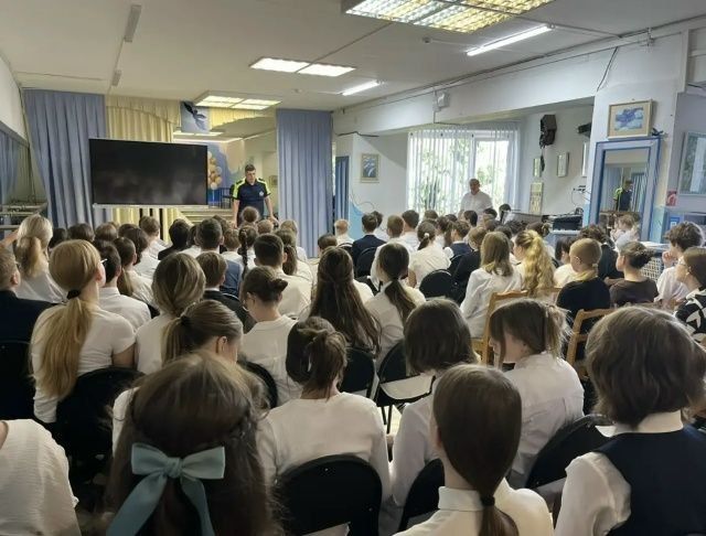 В преддверии летних каникул в столице республике автоинспекторы проводят мероприятия по повышению дорожной культуры школьников В преддверии летних каникул в столице республике автоинспекторы проводят мероприятия по повышению дорожной культуры школьников