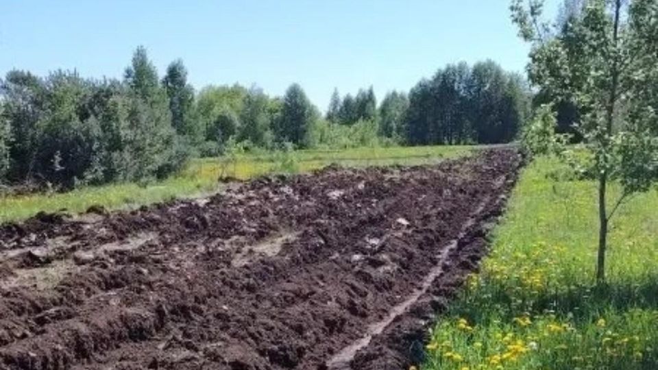 За улицей Луговой в Йошкар-Оле вспахивают 10-метровые полосы