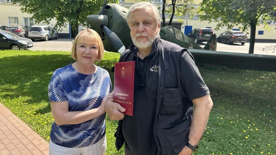 Андрею Эшпаю вручили Приветственный адрес Государственного собрания Марий Эл