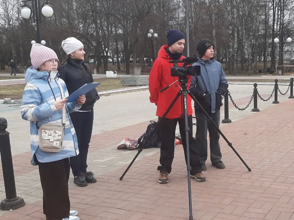 Наши стали победителями!. В этом году Детская киностудия «ЗУМ» из Йошкар-Олы представила на конкурс мультимедиа «Мы Москвичи: мой город, моя страна, мой мир» две работы, которые вошли в число победителей:... Наши стали победителями!. В этом году Детская киностудия «ЗУМ» из Йошкар-Олы представила на конкурс мультимедиа «Мы Москвичи: мой город, моя страна, мой мир» две работы, которые вошли в число победителей:...