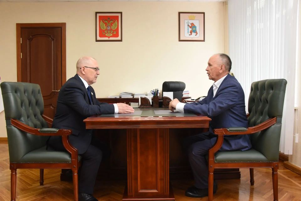 В марийском парламенте чествовали первого Председателя Госсобрания Анатолия Смирнова В марийском парламенте чествовали первого Председателя Госсобрания Анатолия Смирнова