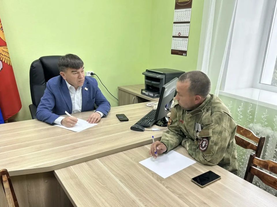 Александр Смирнов провел рабочий день в своем избирательном округе Александр Смирнов провел рабочий день в своем избирательном округе