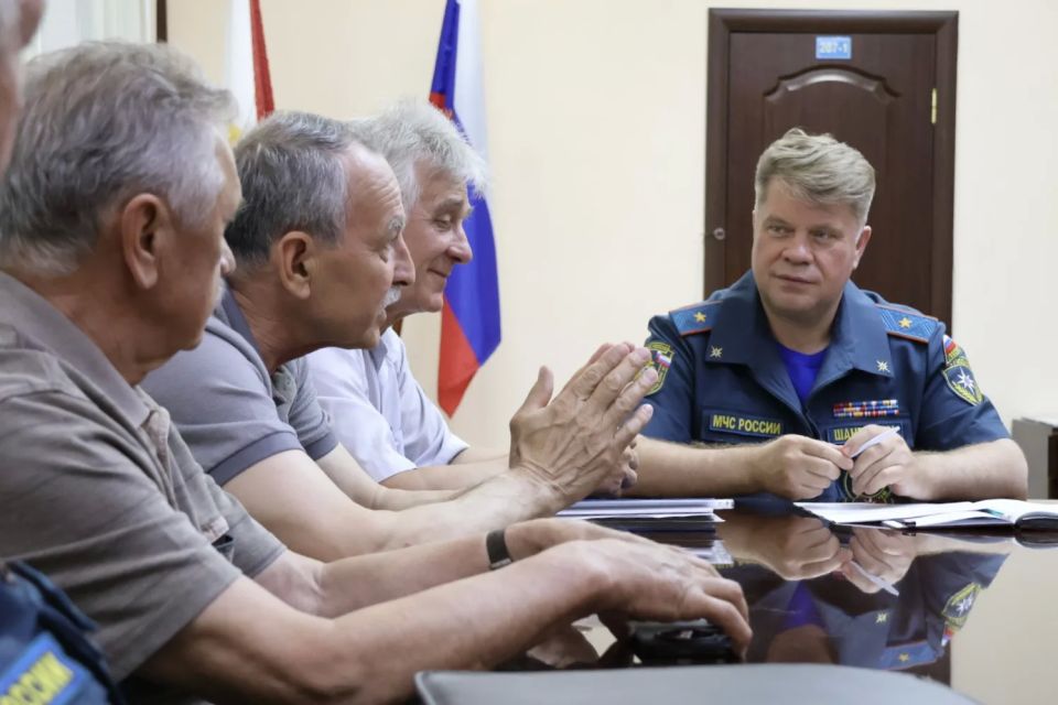 Творческий коллектив ветеранов пожарной охраны «Сухие рукава» завершил серию патриотических концертов в ЛНР, ДНР, Херсонской и Запорожской областях — на воссоединенных территориях и вернулся в родную республику ! Творческий коллектив ветеранов пожарной охраны «Сухие рукава» завершил серию патриотических концертов в ЛНР, ДНР, Херсонской и Запорожской областях — на воссоединенных территориях и вернулся в родную республику !
