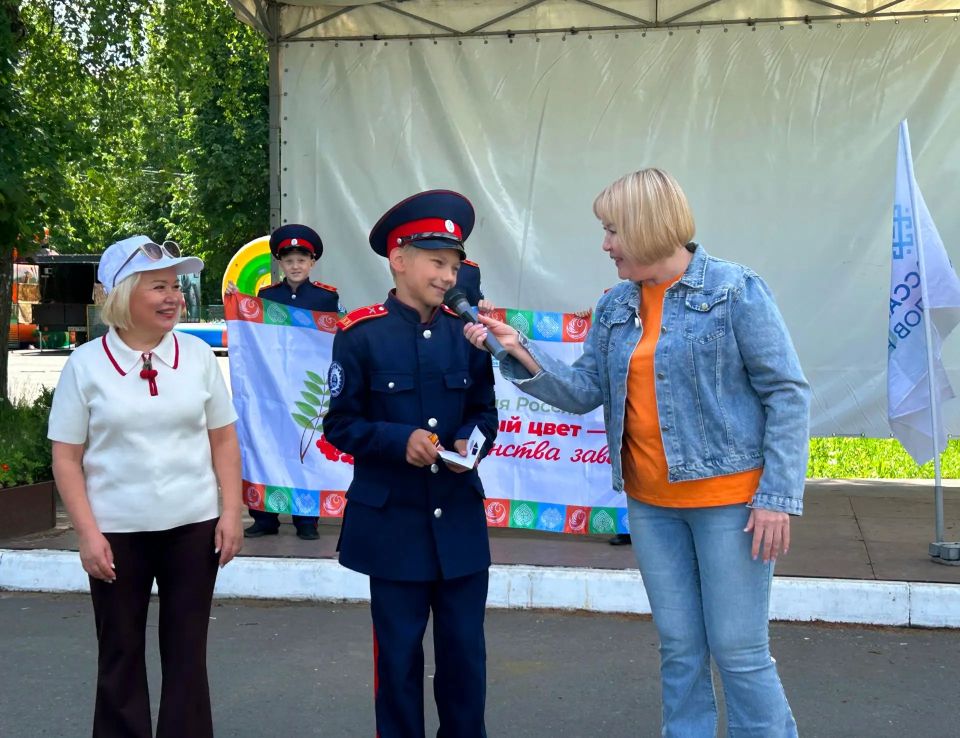 Лариса Яковлева: «Рябиновый цвет - символ единства народов Марий Эл» Лариса Яковлева: «Рябиновый цвет - символ единства народов Марий Эл»