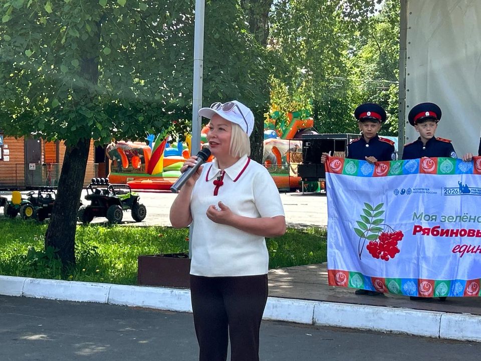 Лариса Яковлева: «Рябиновый цвет - символ единства народов Марий Эл» Лариса Яковлева: «Рябиновый цвет - символ единства народов Марий Эл»