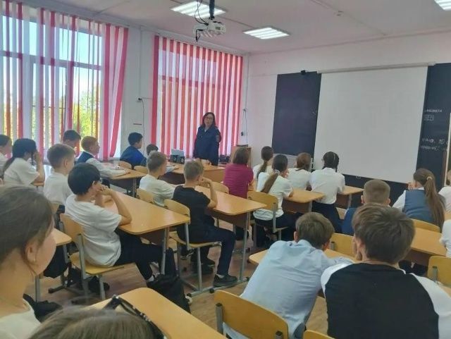 В последние учебные дни в школах Сернурского и Куженерского районов проходят уроки дорожной безопасности В последние учебные дни в школах Сернурского и Куженерского районов проходят уроки дорожной безопасности