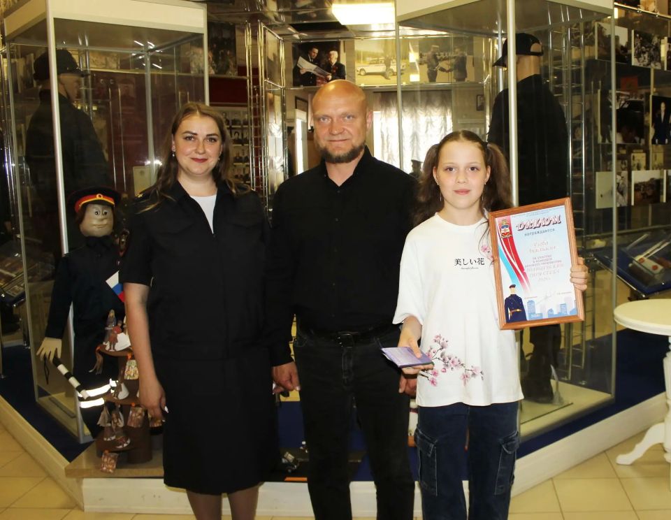 В Республике Марий Эл состоялось награждение участников творческого конкурса «Полицейский Дядя Степа» В Республике Марий Эл состоялось награждение участников творческого конкурса «Полицейский Дядя Степа»