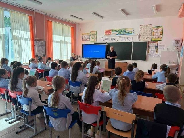 В последние учебные дни в школах Сернурского и Куженерского районов проходят уроки дорожной безопасности В последние учебные дни в школах Сернурского и Куженерского районов проходят уроки дорожной безопасности