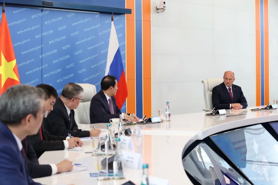 Подписан план совместных мероприятий между спасательными ведомствами России и Вьетнама Подписан план совместных мероприятий между спасательными ведомствами России и Вьетнама