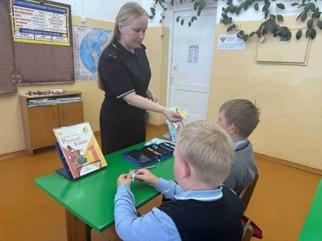 В последние учебные дни в школах Сернурского и Куженерского районов проходят уроки дорожной безопасности В последние учебные дни в школах Сернурского и Куженерского районов проходят уроки дорожной безопасности