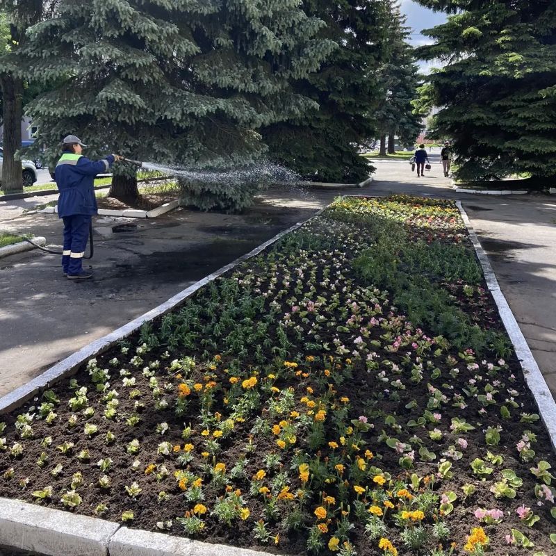 Работа продолжается и в выходные дни Работа продолжается и в выходные дни