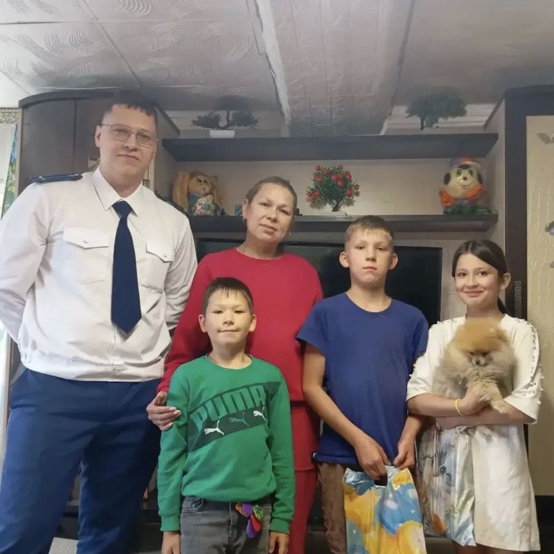 Дети сразу и непринужденно осваиваются со счастьем, ибо они сами по природе своей – радость и счастье (В. Гюго) Дети сразу и непринужденно осваиваются со счастьем, ибо они сами по природе своей – радость и счастье (В. Гюго)