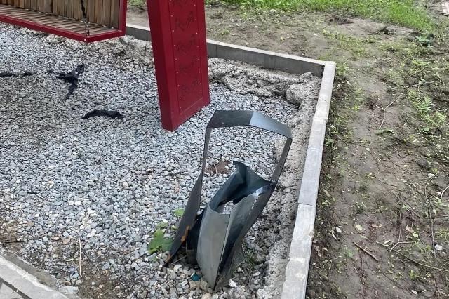 В Йошкар-Оле участились случаи порчи имущества в Марий парке В Йошкар-Оле участились случаи порчи имущества в Марий парке
