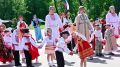 Танец дружбы: в преддверии Дня России дошколята «Кораблика» устроили большой флешмоб
