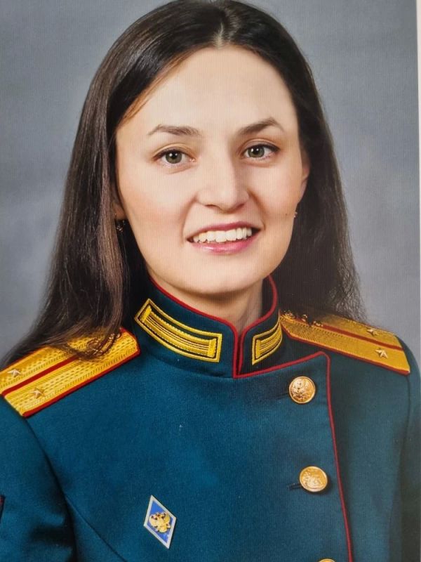 «ЕГЭ – НАШ ПУТЬ К УСПЕХУ». Демьянова Надежда, выпускница медицинского класса 2014 года лицея-интерната п. Ургакш, в настоящее время служит в военной части Калининградской области