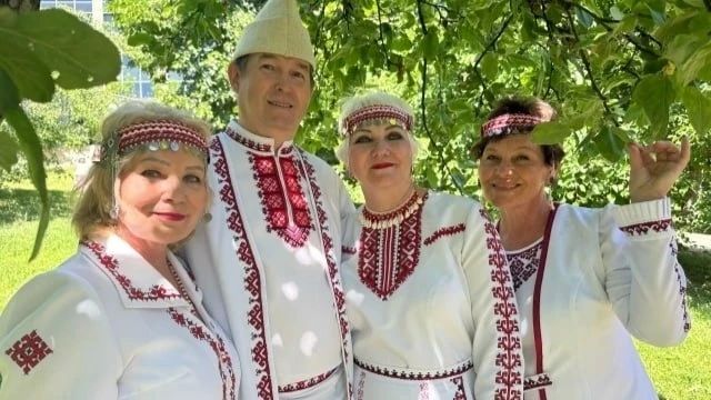 Марийский праздник цветов «Пеледыш пайрем» отметили в центре Москвы — в Пресненском парке