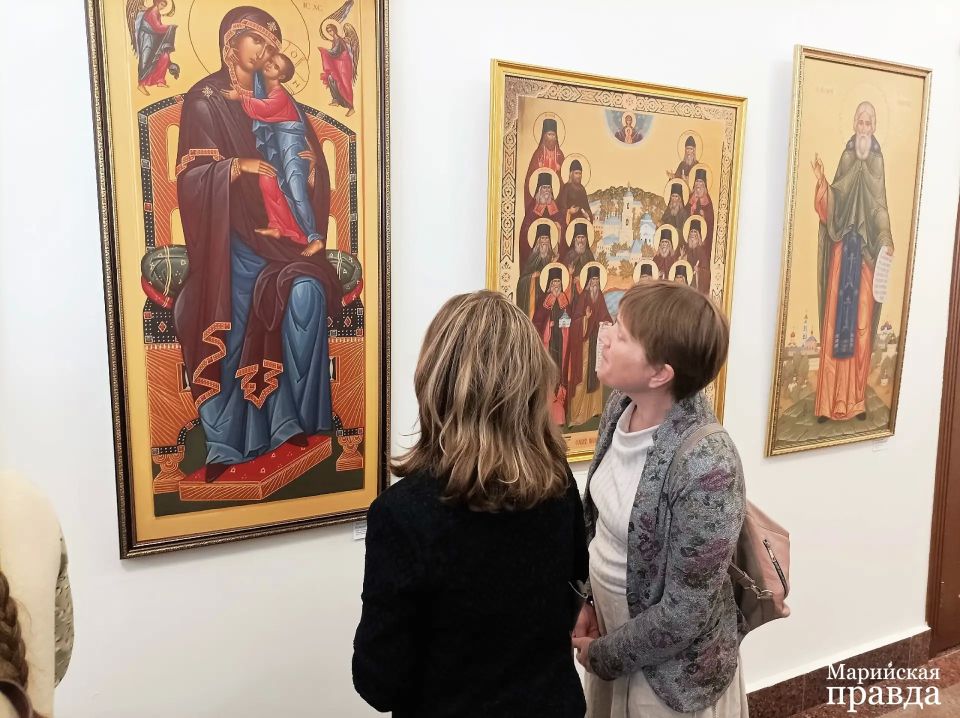 В музее истории Православия в Йошкар-Оле открылась выставка «Канон и стиль» В музее истории Православия в Йошкар-Оле открылась выставка «Канон и стиль»