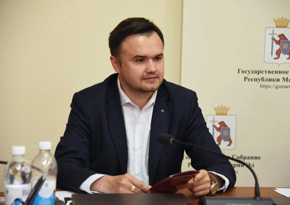 Молодые парламентарии Марий Эл разработали брошюру с полным перечнем мер поддержки семей Молодые парламентарии Марий Эл разработали брошюру с полным перечнем мер поддержки семей