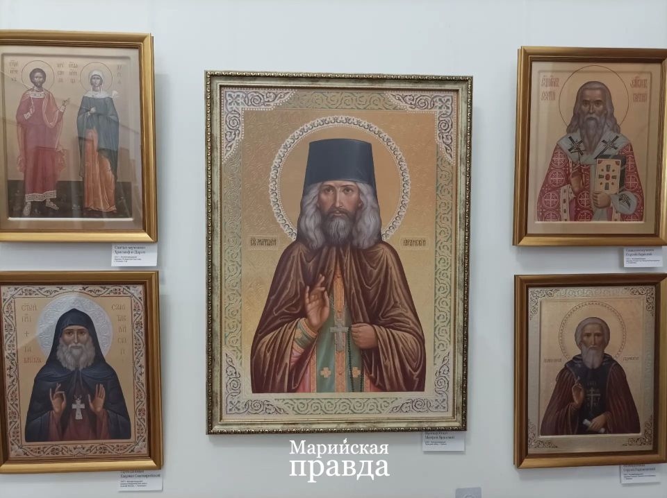 В музее истории Православия в Йошкар-Оле открылась выставка «Канон и стиль» В музее истории Православия в Йошкар-Оле открылась выставка «Канон и стиль»