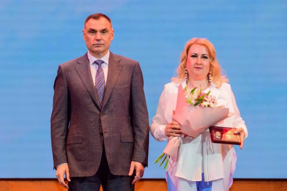 Юрий Зайцев поздравил социальных работников Марий Эл с профессиональным праздником Юрий Зайцев поздравил социальных работников Марий Эл с профессиональным праздником