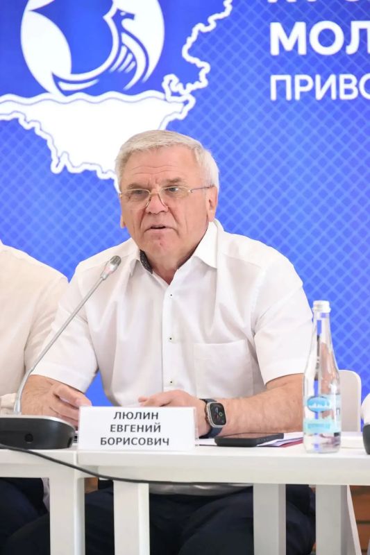 Предложения Молодежного парламента Марий Эл вошли в решения XV заседания Ассоциации молодежных парламентов ПФО Предложения Молодежного парламента Марий Эл вошли в решения XV заседания Ассоциации молодежных парламентов ПФО