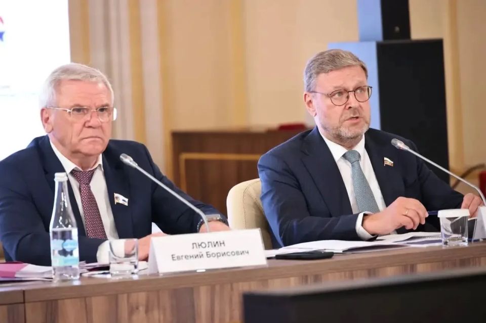 Законодатели округа обсудили вопросы развития строительной отрасли Законодатели округа обсудили вопросы развития строительной отрасли