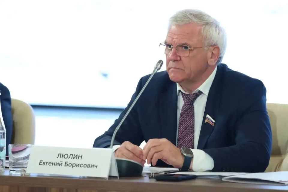 Законодатели округа обсудили вопросы развития строительной отрасли Законодатели округа обсудили вопросы развития строительной отрасли