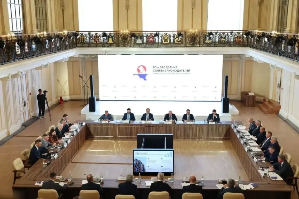 Законодатели округа обсудили вопросы развития строительной отрасли Законодатели округа обсудили вопросы развития строительной отрасли