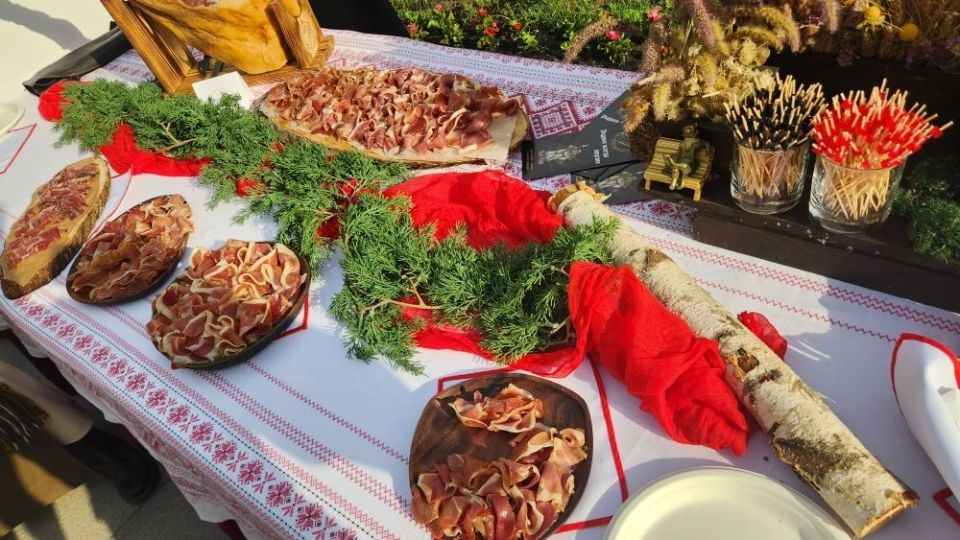Гости из Уругвая и Кубы оценили на вкус блюдо из Марий Эл Гости из Уругвая и Кубы оценили на вкус блюдо из Марий Эл