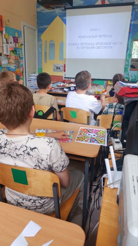 Акция «Лето без опасности» набирает обороты: сотрудники Госавтоинспекции посещают летние пришкольные лагеря и лагеря центров дополнительного образования Акция «Лето без опасности» набирает обороты: сотрудники Госавтоинспекции посещают летние пришкольные лагеря и лагеря центров дополнительного образования