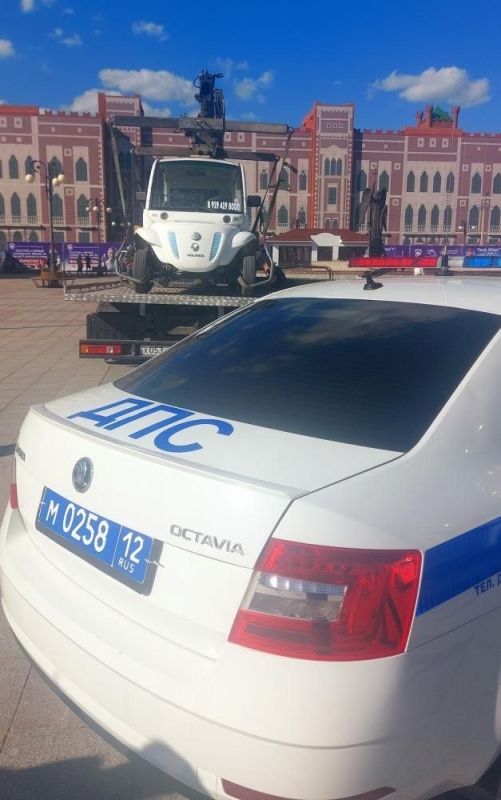 В столице Марий Эл госавтоинспекторы не оставляют без внимания безопасность пешеходов в местах массового нахождения людей В столице Марий Эл госавтоинспекторы не оставляют без внимания безопасность пешеходов в местах массового нахождения людей