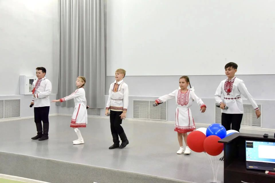 Тепло сердец и музыка единства: по инициативе Ларисы Яковлевой Ассамблея народов России подарила праздник проживающим в доме-интернате «Таир» Тепло сердец и музыка единства: по инициативе Ларисы Яковлевой Ассамблея народов России подарила праздник проживающим в доме-интернате «Таир»