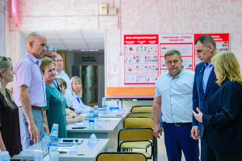 В преддверии Дня России Глава Марий Эл Юрий Зайцев встретился с родственниками участников СВО В преддверии Дня России Глава Марий Эл Юрий Зайцев встретился с родственниками участников СВО