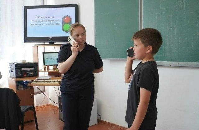 В пришкольных лагерях Советского района и Новоторъяльского округа проходят уроки дорожной безопасности В пришкольных лагерях Советского района и Новоторъяльского округа проходят уроки дорожной безопасности