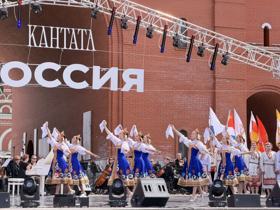 В День России под открытым небом Йошкар-Олы прозвучала классическая музыка В День России под открытым небом Йошкар-Олы прозвучала классическая музыка