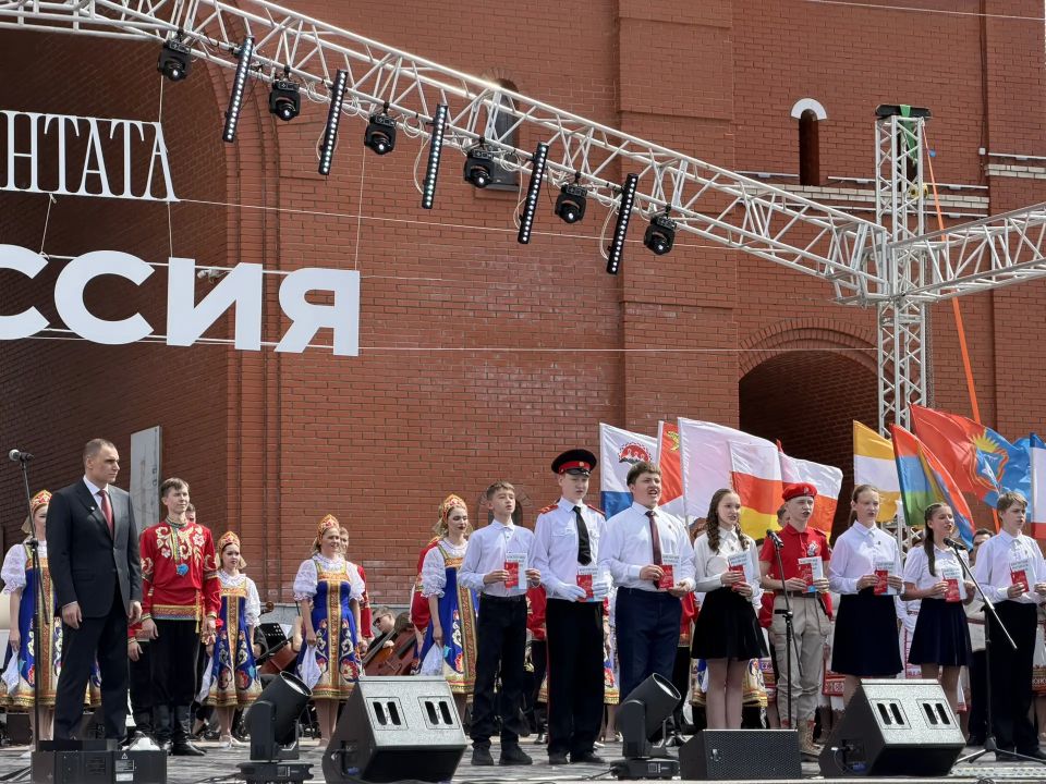 В День России под открытым небом Йошкар-Олы прозвучала классическая музыка В День России под открытым небом Йошкар-Олы прозвучала классическая музыка
