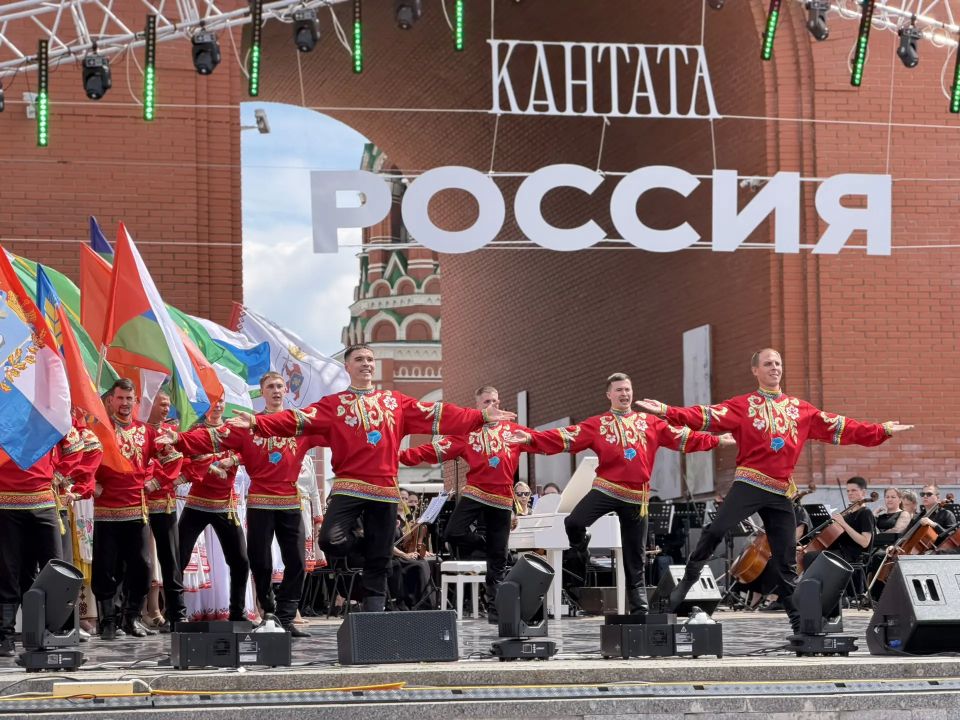 В День России под открытым небом Йошкар-Олы прозвучала классическая музыка В День России под открытым небом Йошкар-Олы прозвучала классическая музыка