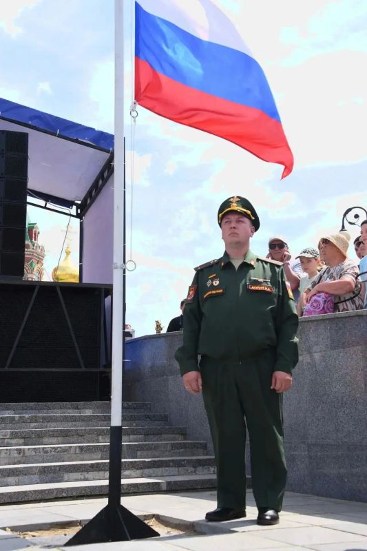 «Успех и процветание нашей страны основаны на единстве ее народов»: Михаил Васютин поздравил жителей Марий Эл с Днем России «Успех и процветание нашей страны основаны на единстве ее народов»: Михаил Васютин поздравил жителей Марий Эл с Днем России