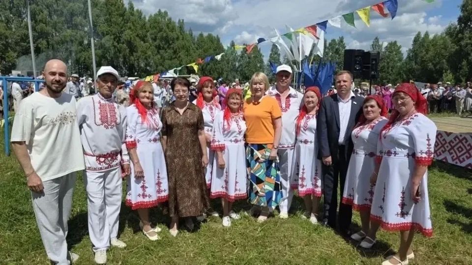 Лариса Яковлева поздравила жителей Волжского муниципального округа с Днем России и Пеледыш пайрем Лариса Яковлева поздравила жителей Волжского муниципального округа с Днем России и Пеледыш пайрем
