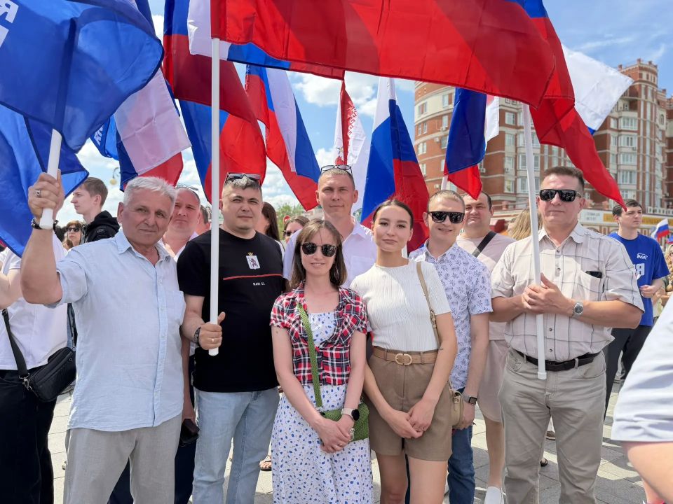 В День России под открытым небом Йошкар-Олы прозвучала классическая музыка В День России под открытым небом Йошкар-Олы прозвучала классическая музыка