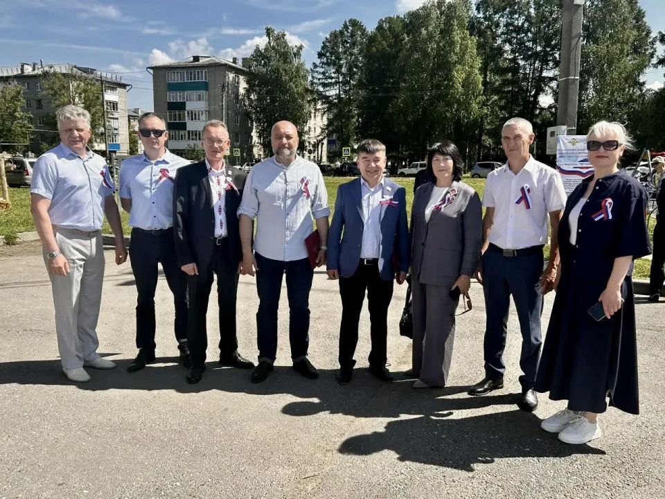 Единство традиций: Александр Смирнов поздравил жителей трех районов Марий Эл с Днем России и Пеледыш пайрем Единство традиций: Александр Смирнов поздравил жителей трех районов Марий Эл с Днем России и Пеледыш пайрем