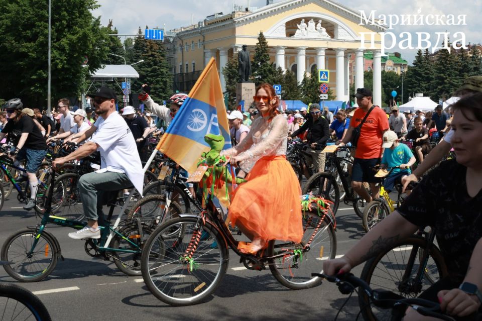 Сегодня, 14 июня, в Йошкар-Оле прошел велопарад «Эвелин» Сегодня, 14 июня, в Йошкар-Оле прошел велопарад «Эвелин»