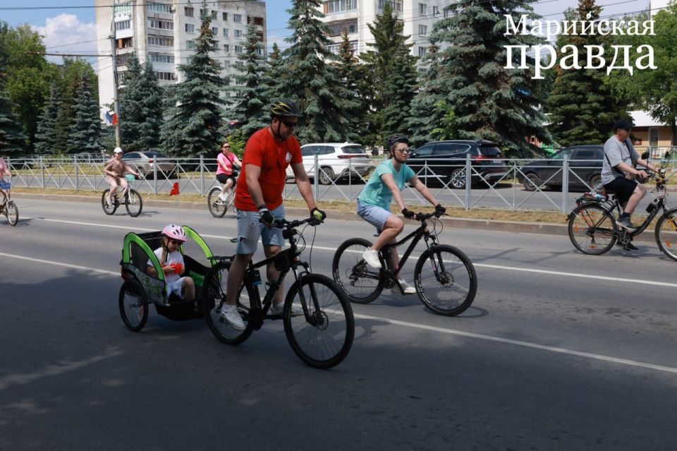 Сегодня, 14 июня, в Йошкар-Оле прошел велопарад «Эвелин» Сегодня, 14 июня, в Йошкар-Оле прошел велопарад «Эвелин»