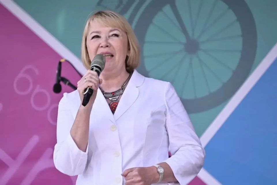 Спорт, единство, культура: Лариса Яковлева поздравила участников велопарада «Эвелин» в Йошкар-Оле Спорт, единство, культура: Лариса Яковлева поздравила участников велопарада «Эвелин» в Йошкар-Оле