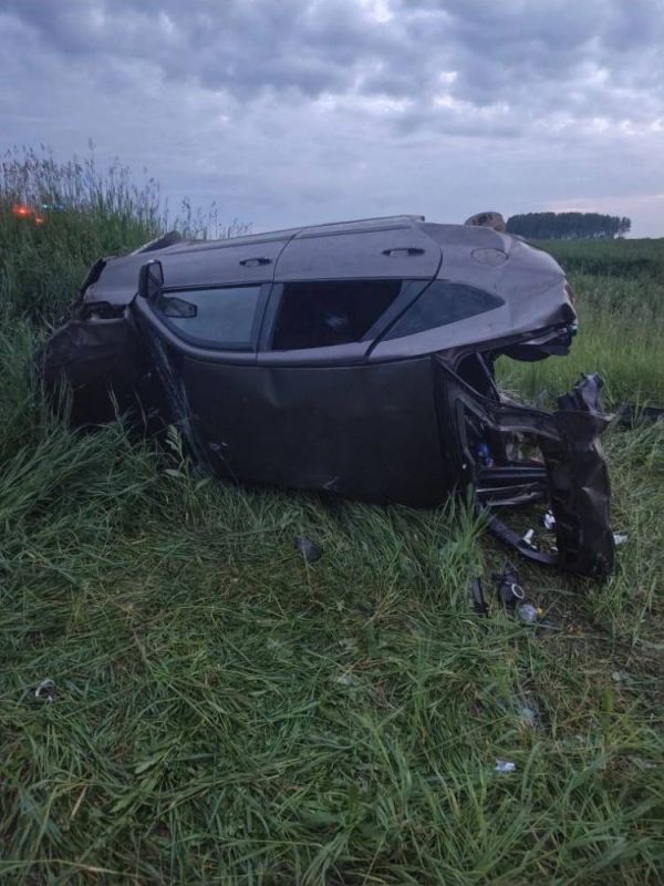 Около 21.00 в Волжском округе на 1 км автодороги Полевая — Ильнетуры 48-летний мужчина, управляя автомашиной Лада Гранта, по предварительным данным, не выбрал безопасную скорость движения, не справился с управлением и... Около 21.00 в Волжском округе на 1 км автодороги Полевая — Ильнетуры 48-летний мужчина, управляя автомашиной Лада Гранта, по предварительным данным, не выбрал безопасную скорость движения, не справился с управлением и...