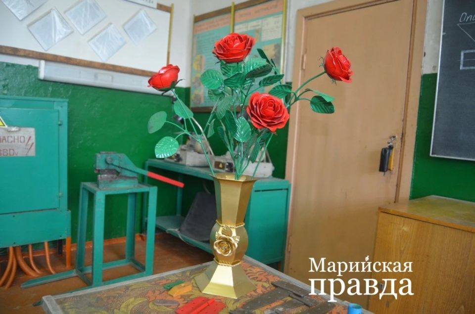 Часть вещей, изготовленных руками преподавателя Вятского аграрно-строительного техникума Советского района Марий Эл Евгения Садовина, давно хранится в музее Часть вещей, изготовленных руками преподавателя Вятского аграрно-строительного техникума Советского района Марий Эл Евгения Садовина, давно хранится в музее